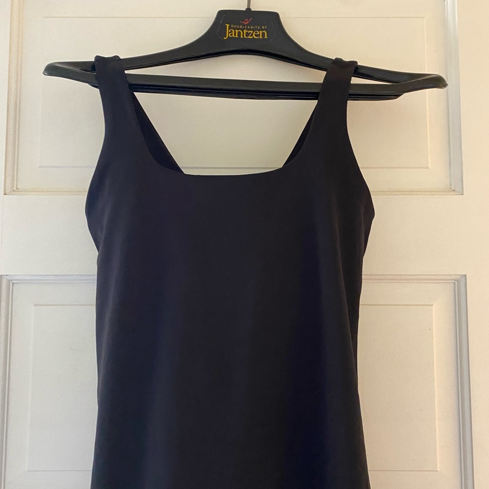 Jantzen Elegant Black Sleeveless Top